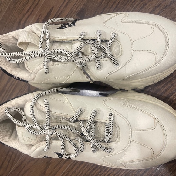 MLB Korean Shoes - Picture 2 of 3